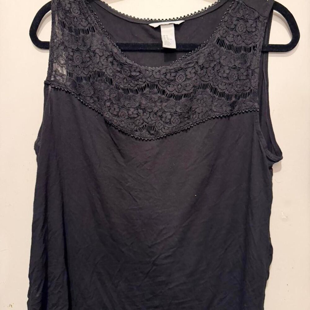 H-m Women's Black and Navy Vest